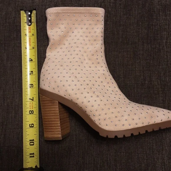 CHARLES Women's Tan Suede Studded Heeled Boots Size 7M. - Picture 4 of 10